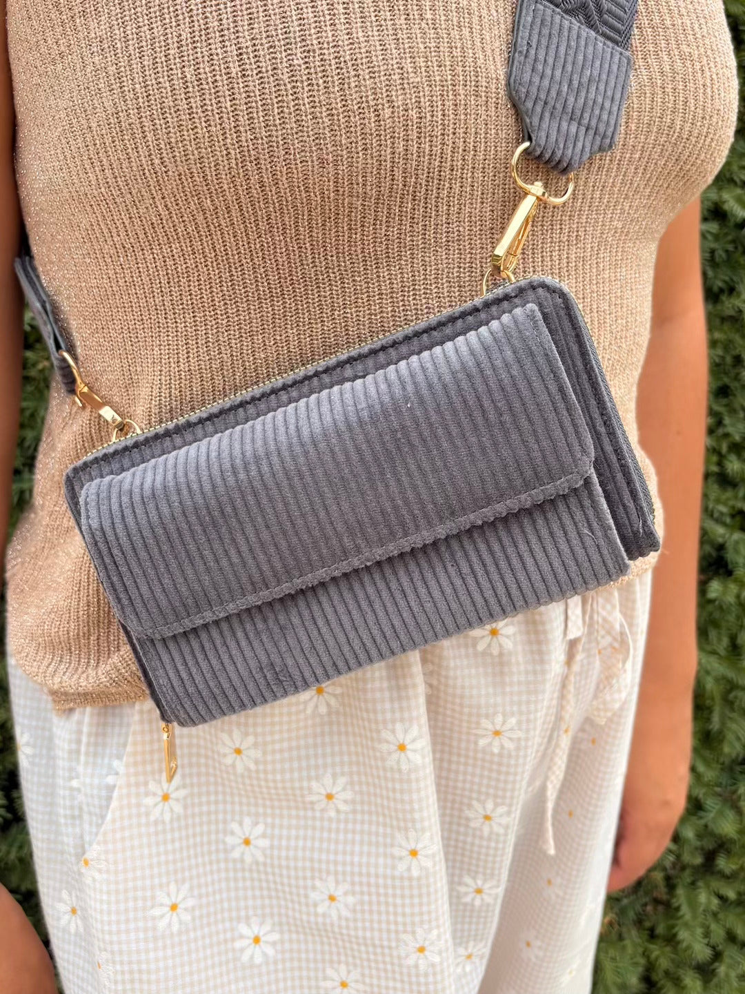 sac Gris - face